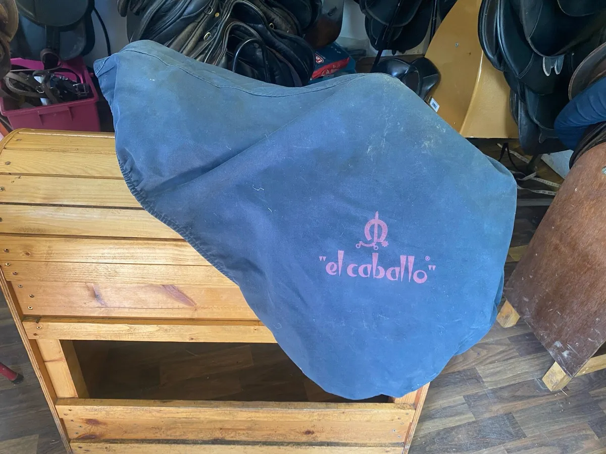 17.5 brown Leather jumping saddle - Image 1