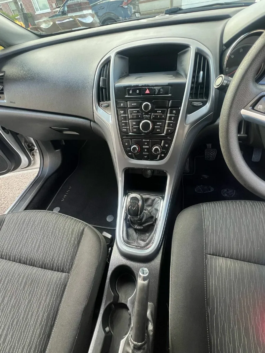 Opel Astra 2014 - Image 4