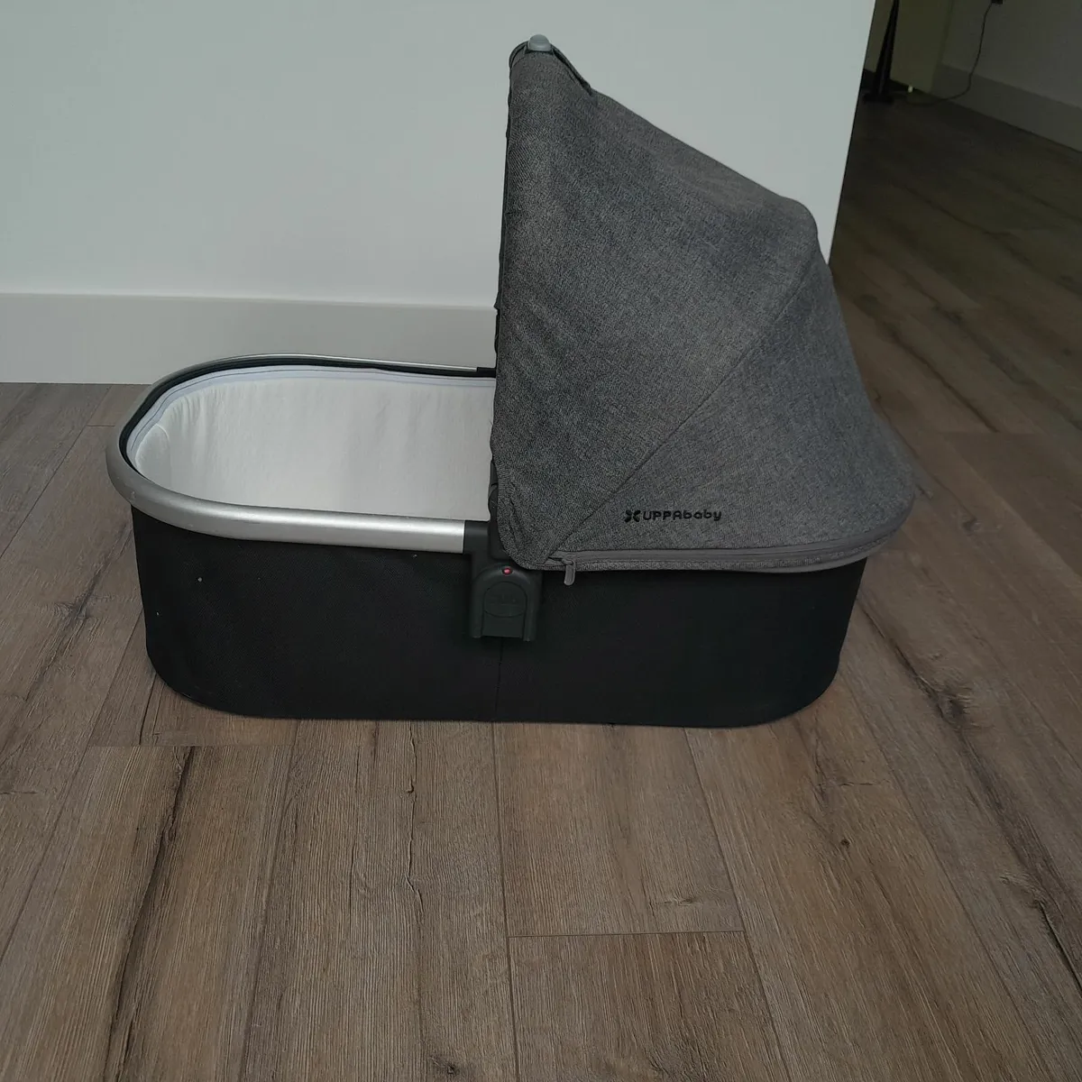 Uppa baby bassinet - Image 3
