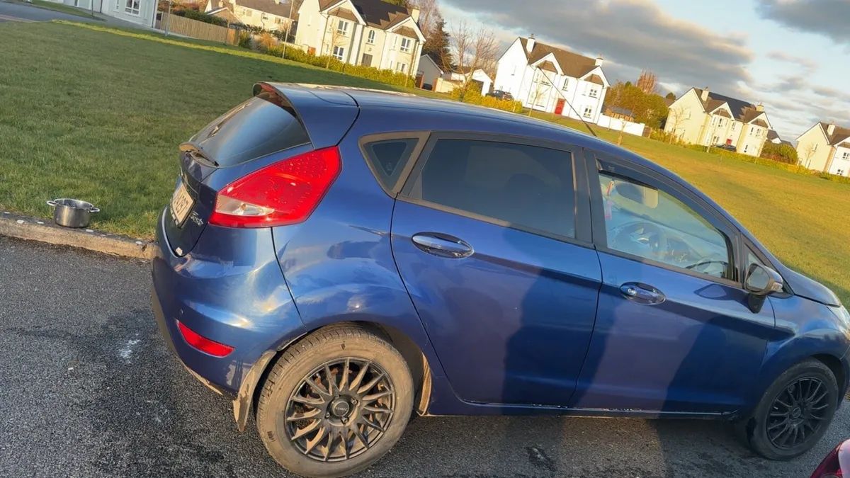 Ford fiesta - Image 2