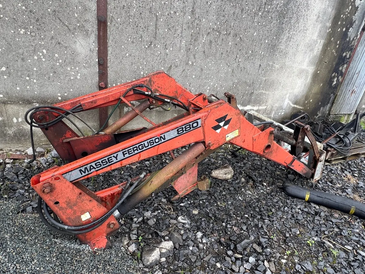 Massey Ferguson 880 Front Loader - Image 4