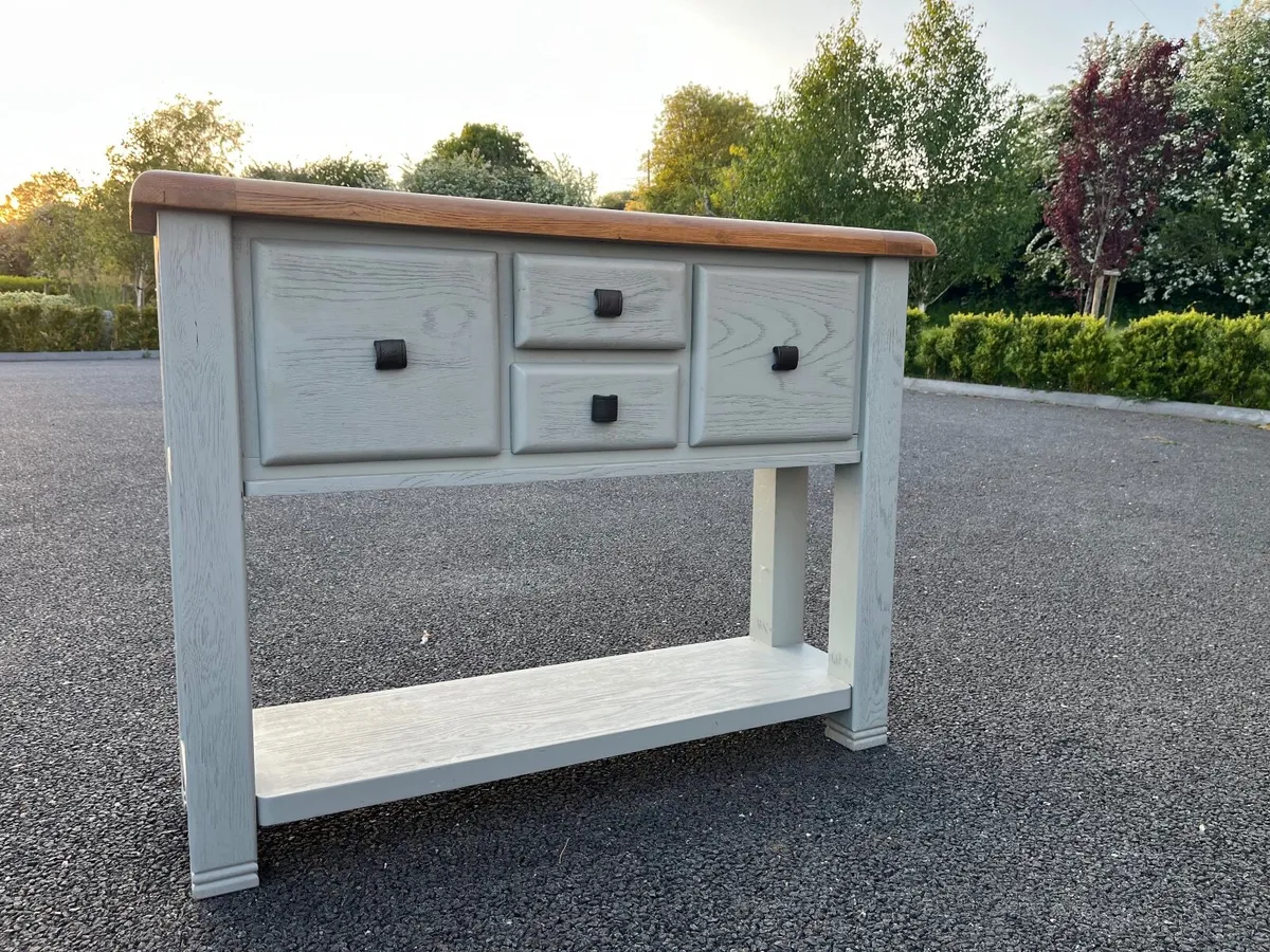 Console Table - Image 3