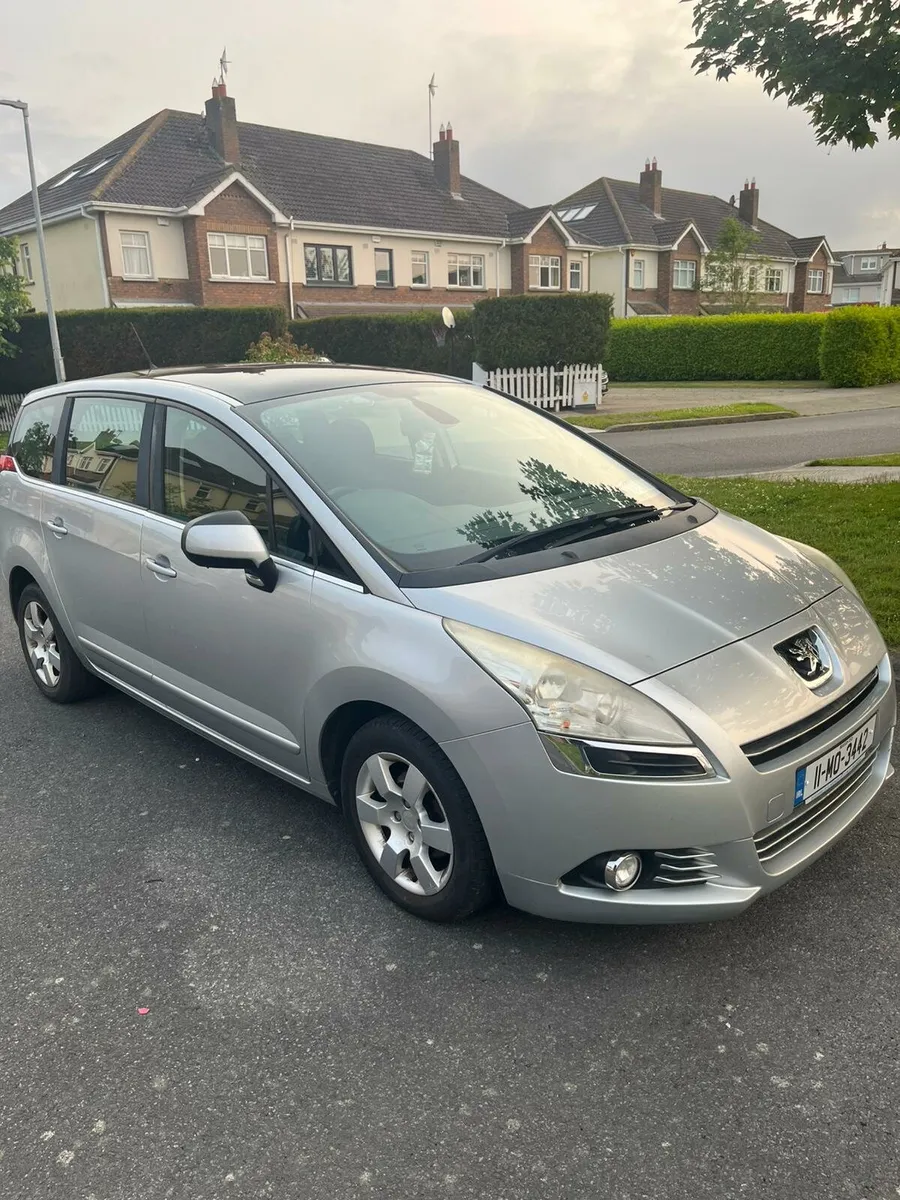 Peugeot 5008 - Image 1