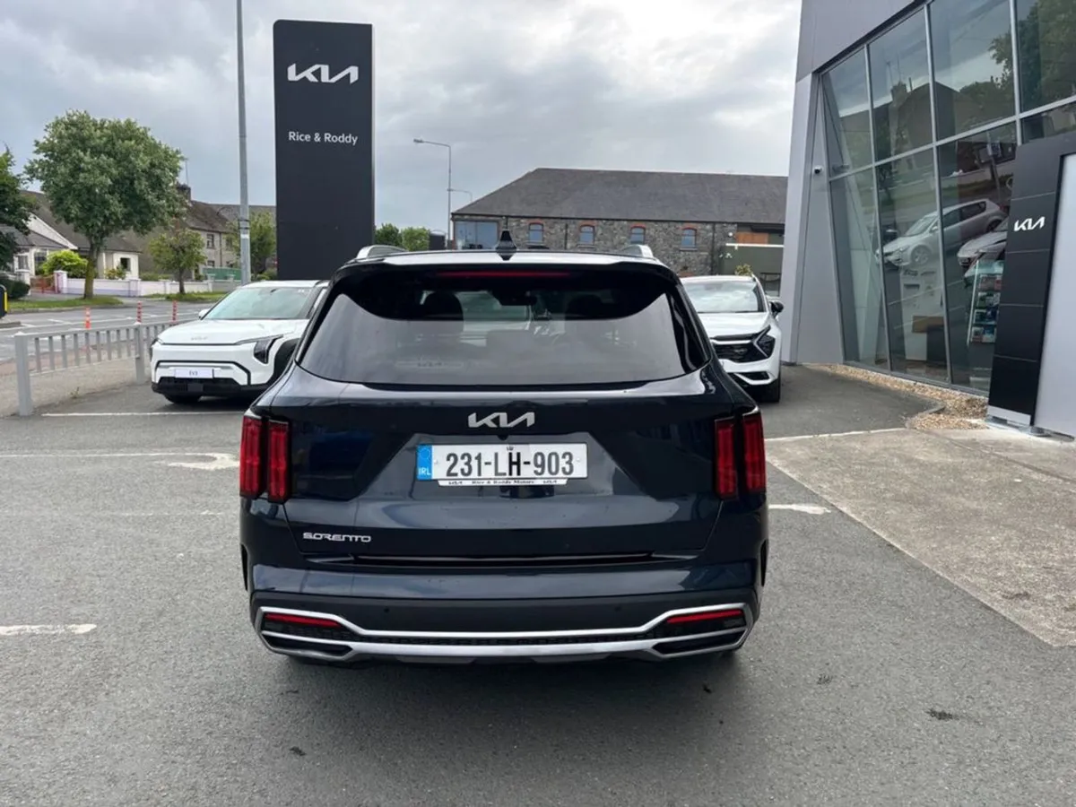 Kia Sorento 2.2 DSL K4 5DR Automatic - Image 3