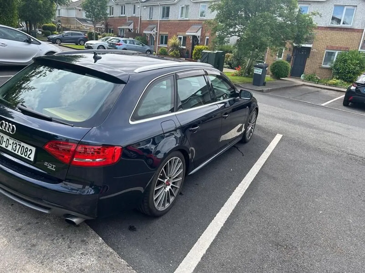 2010 Audi A4 - Image 2