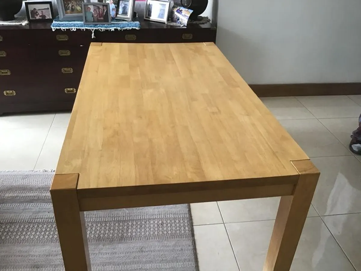 Dining table - Image 1