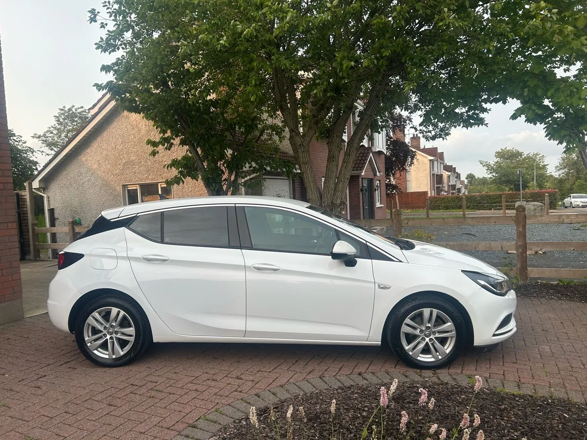 Vauxhall Astra 1.6 diesel 2016  ( NCTd 11/26) - Image 2