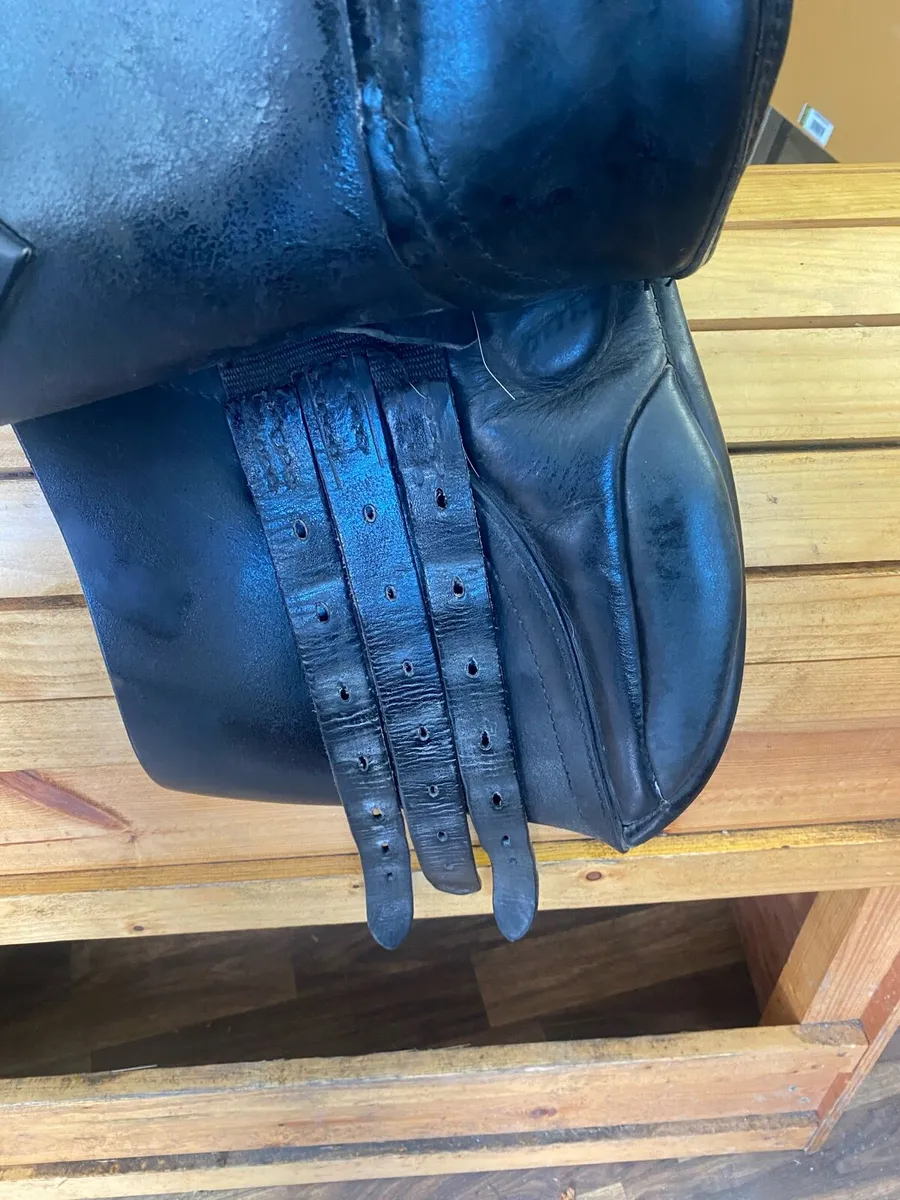 14/15” English Leather saddle - Image 2
