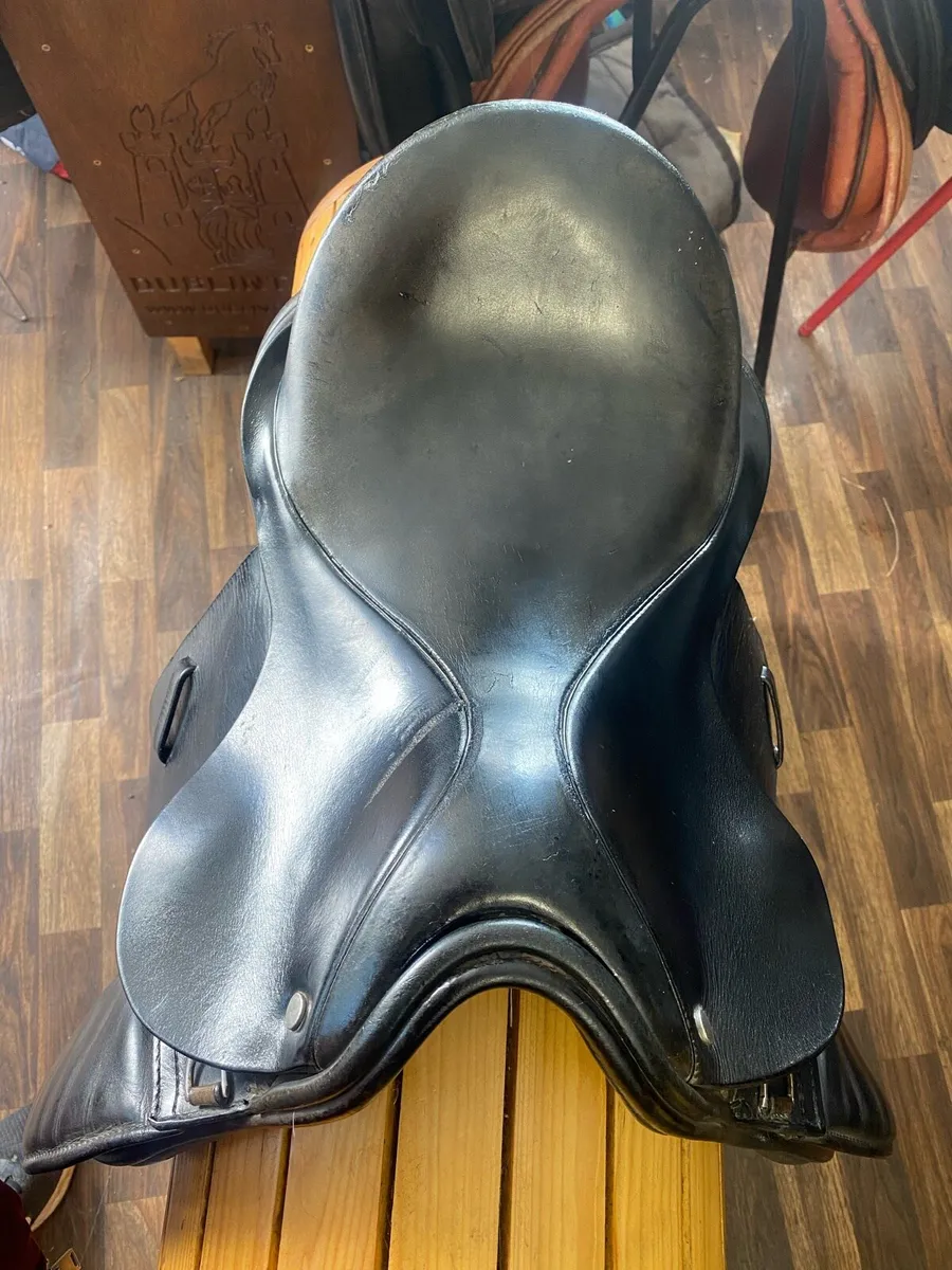 14/15” English Leather saddle - Image 3