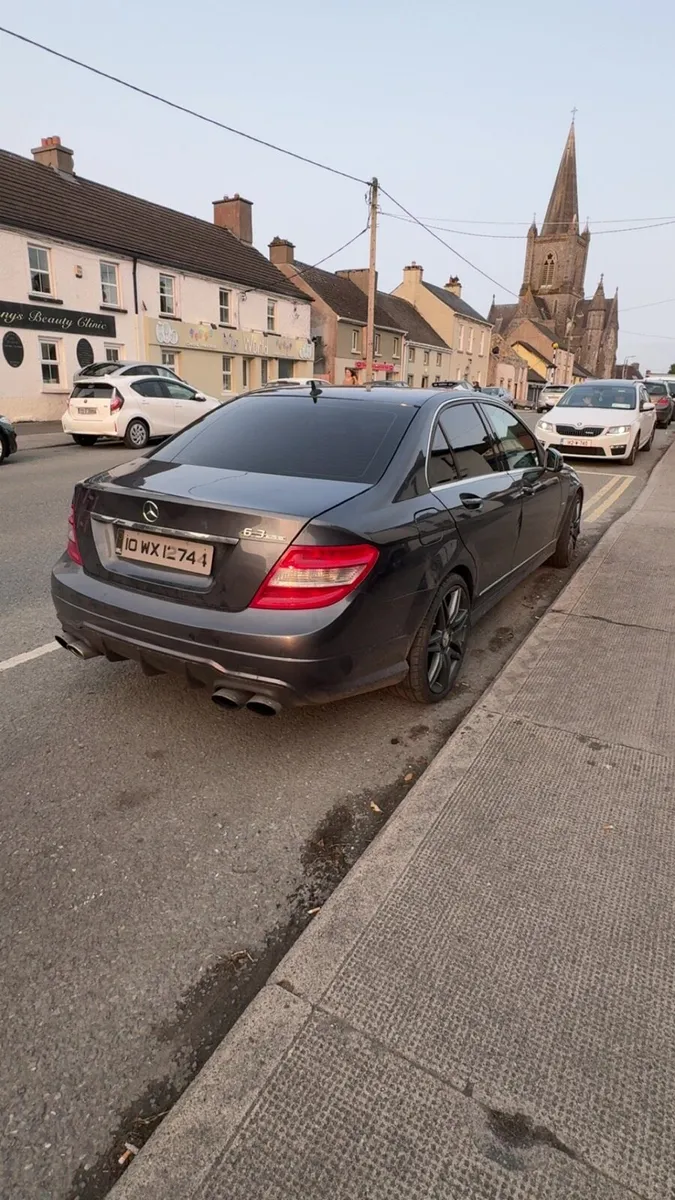 C220 Mercedes - Image 3