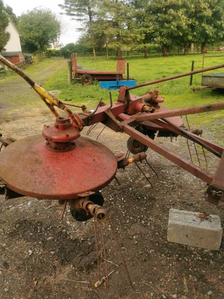 New Holland 254 hay rake - Image 2