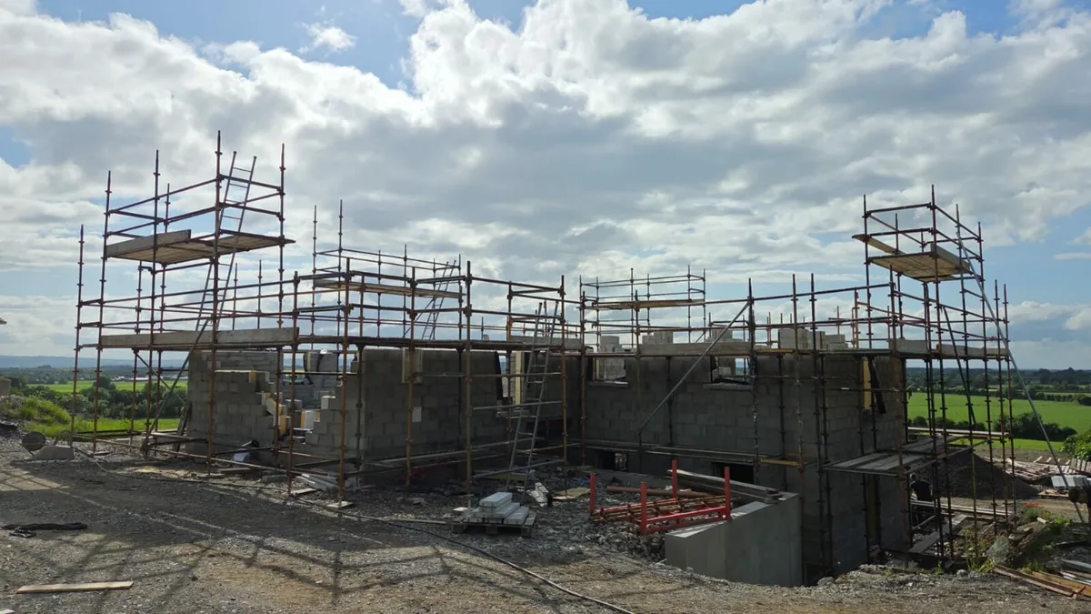 Scaffolding & erection - Image 1