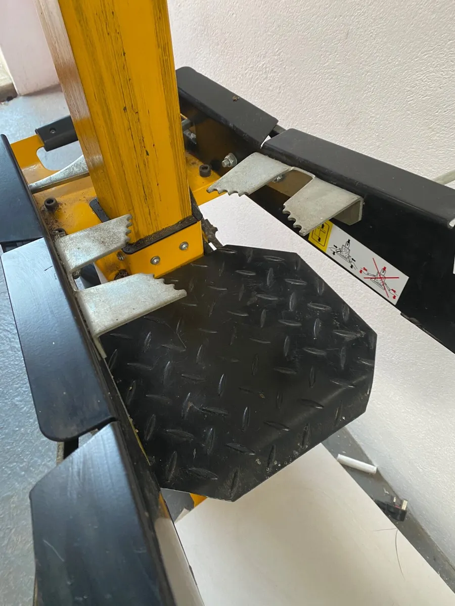 Tool Master 6 ton electric log splitter - Image 1