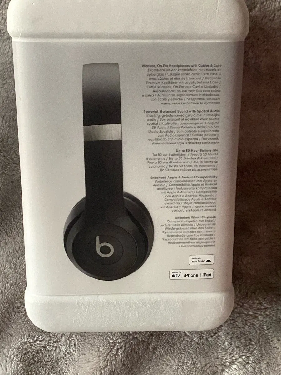 Beats Solo 4 - Image 2