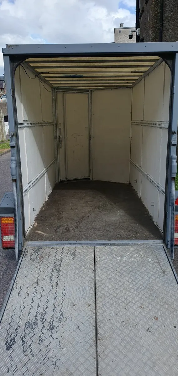 trailer - Image 2
