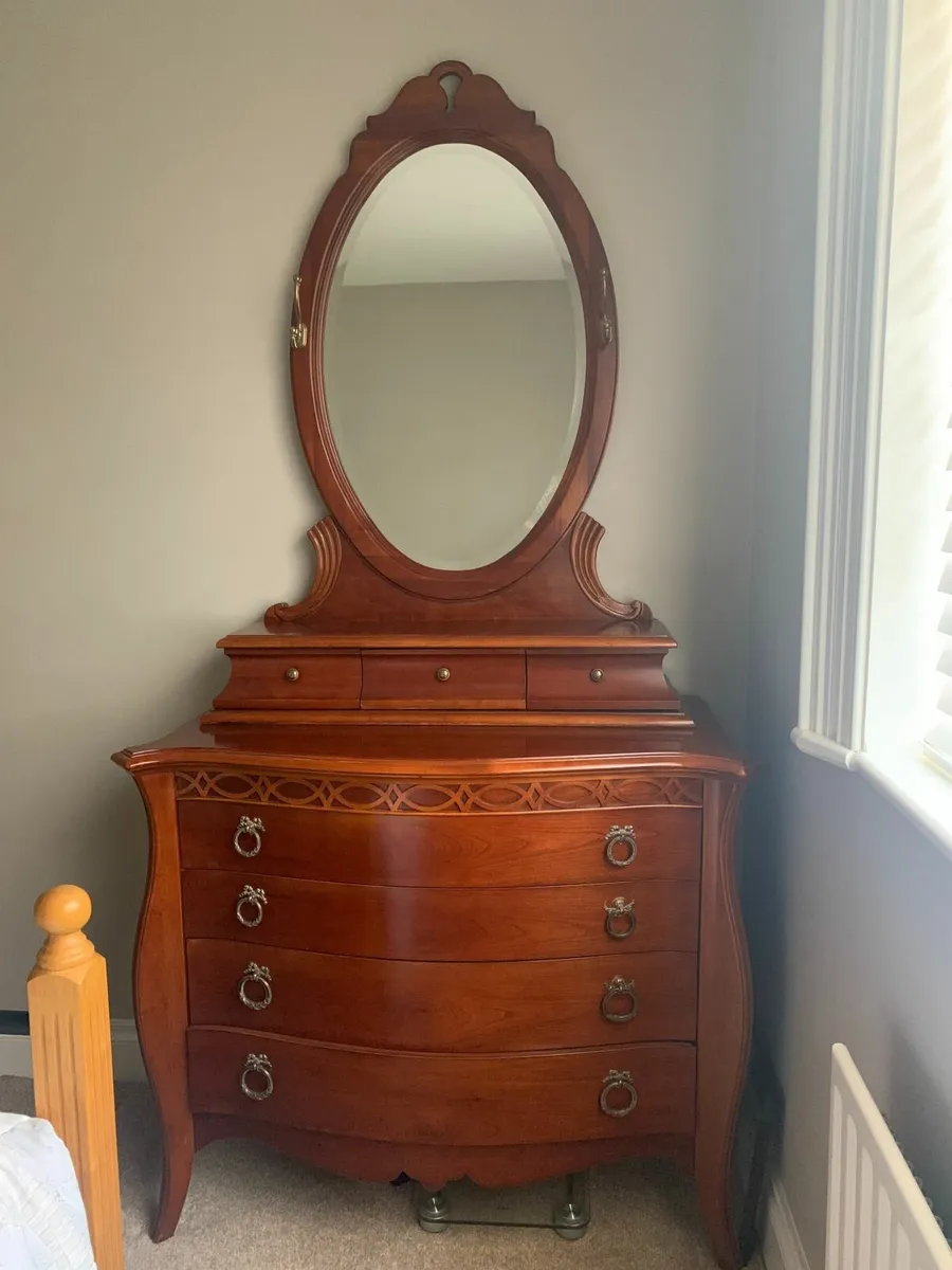 Mahogany Chest of drawers with Vanity Mirror - Image 1