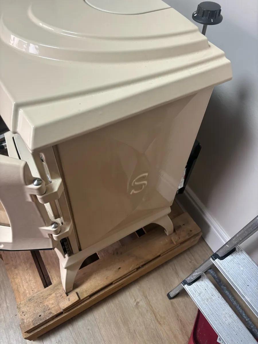 Stove - Image 4