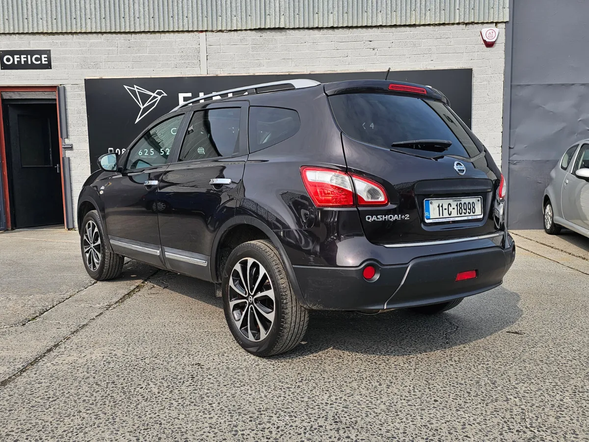NISSAN QASHQAI +2  // REVERSE CAM & PAN ROOF & NAV - Image 2
