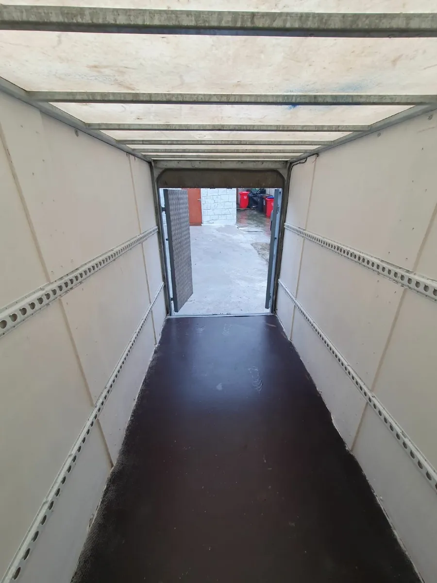 trailer - Image 1