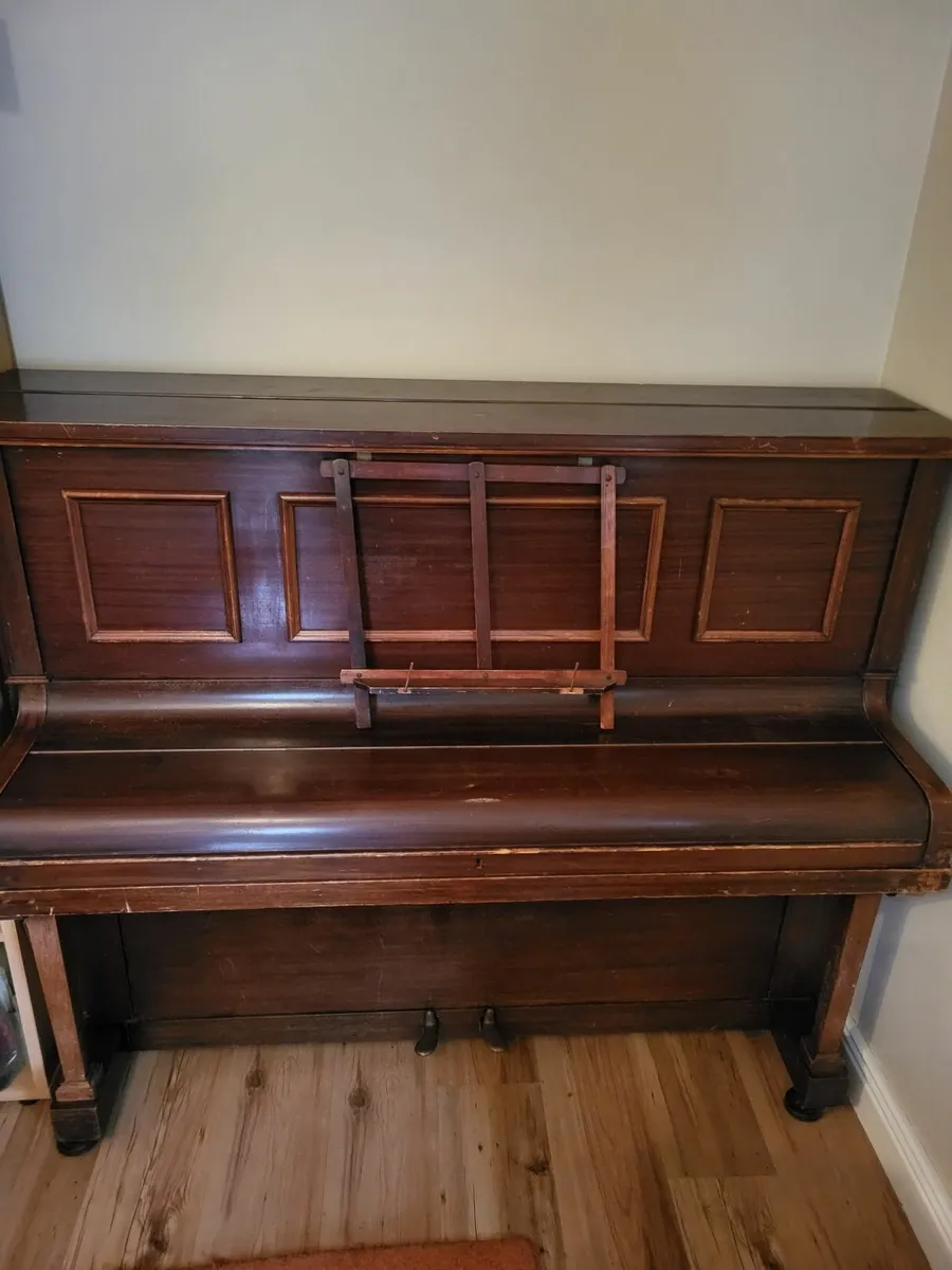 Piano - Image 1