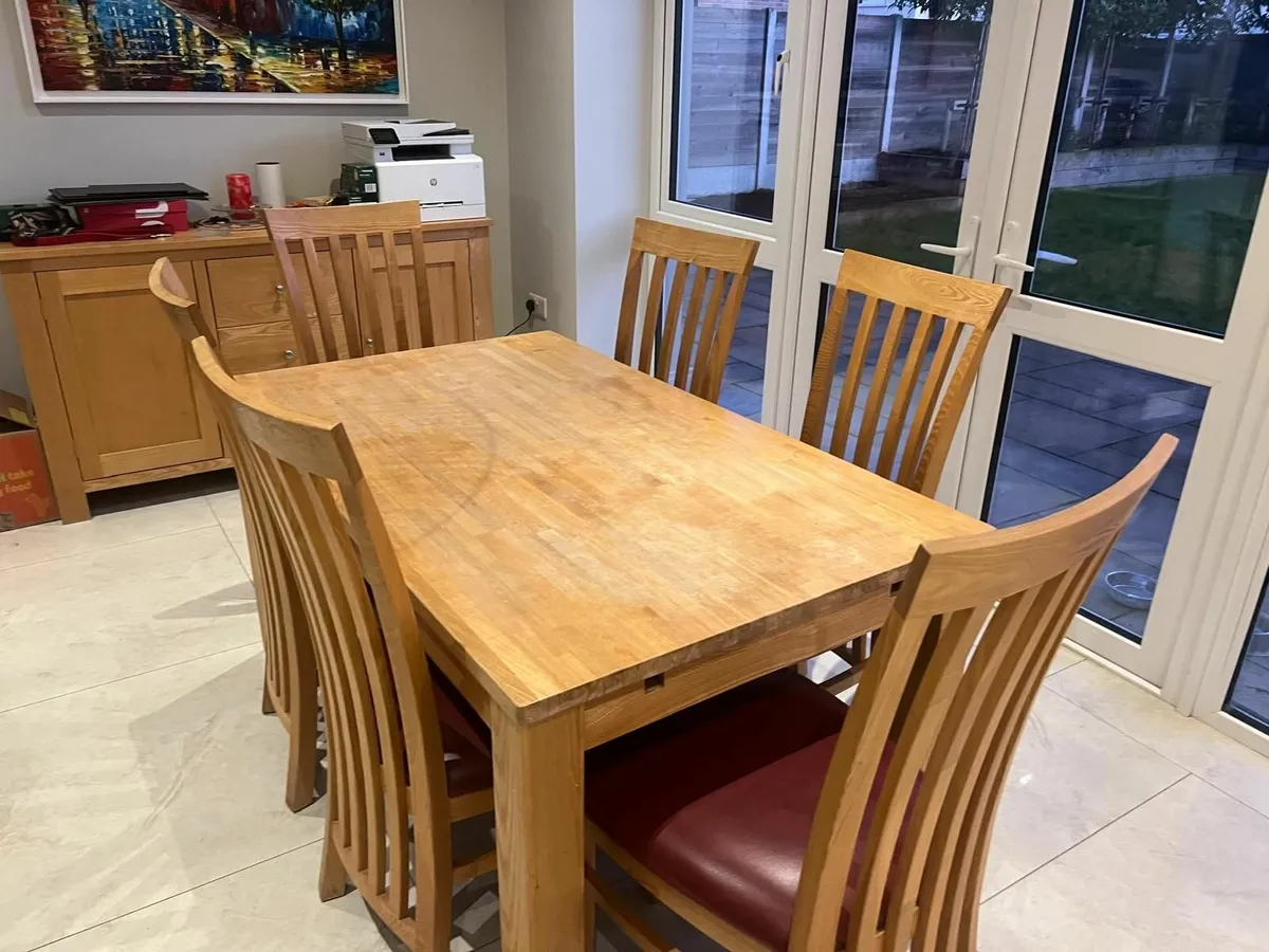 Table and chairs - Image 2