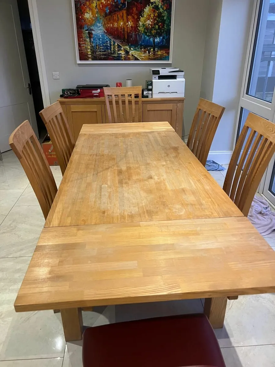 Table and chairs - Image 3