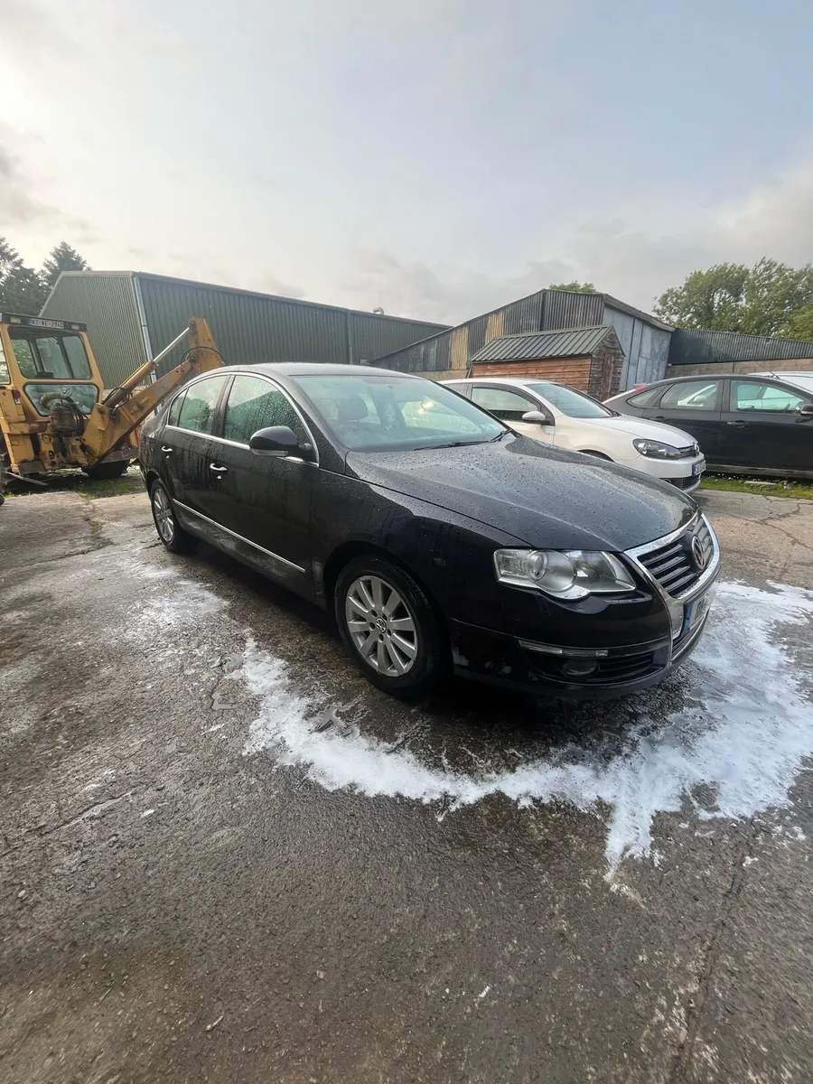 Volkswagen Passat - Image 1