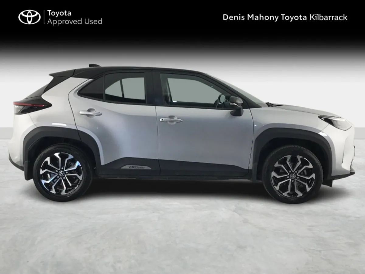 Toyota Yaris CR CROSS LUNA SPORT 4DR AUTO - Image 3