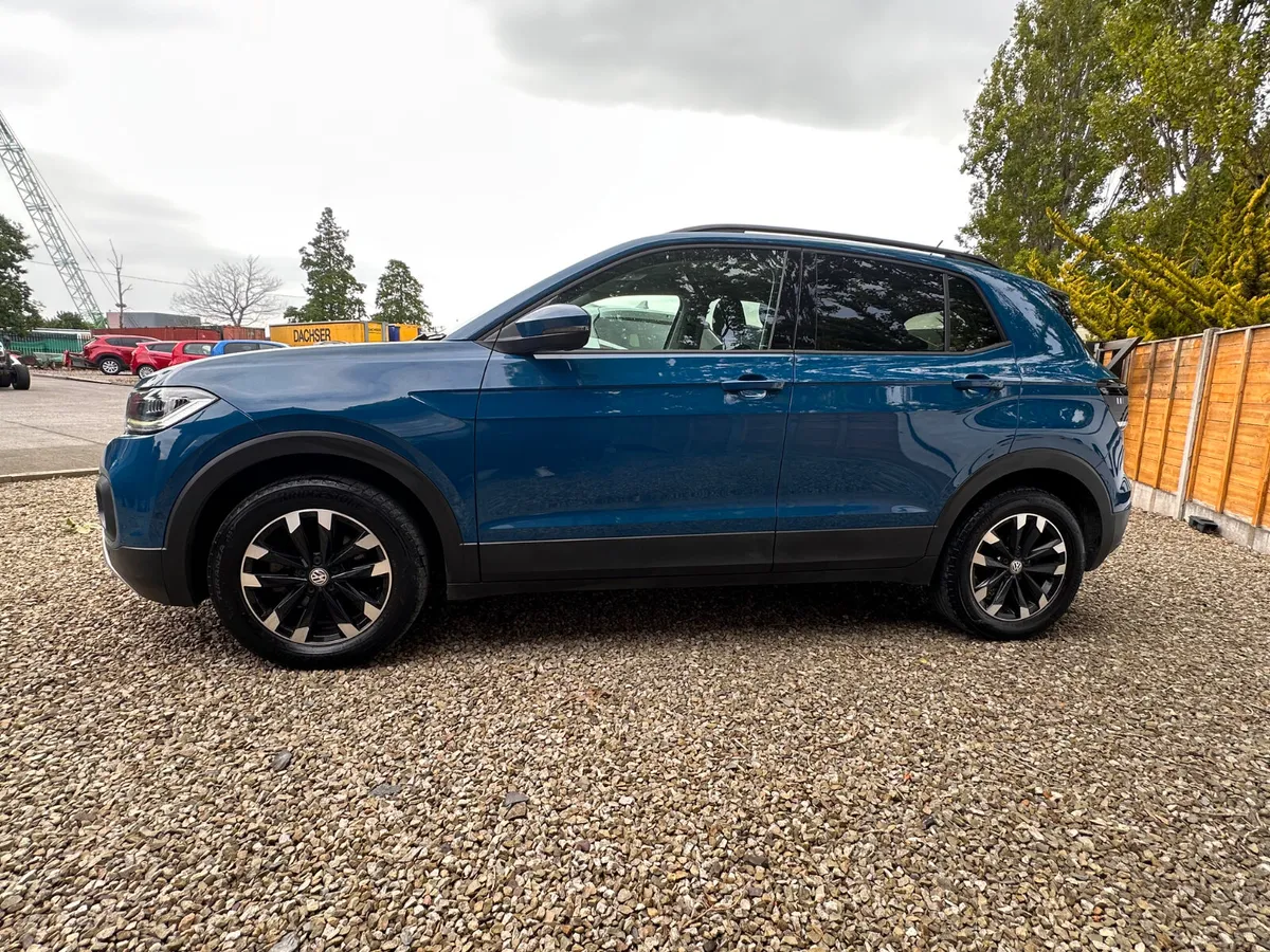 VW T-CROSS 1.0LTR AUTO - Image 3