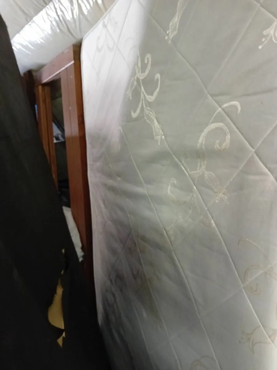 Bed - Image 2