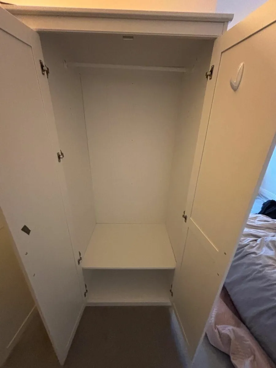 Wardrobe with 3 doors - Image 3