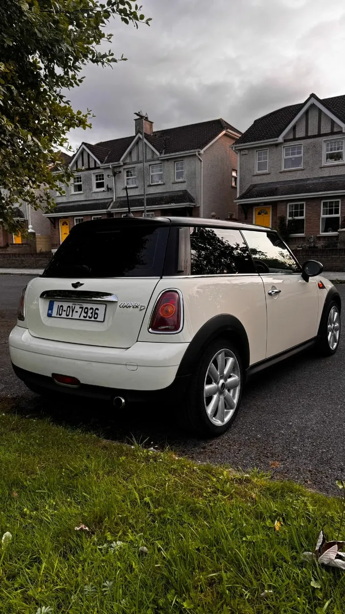 Mini Cooper 2010 - Image 3