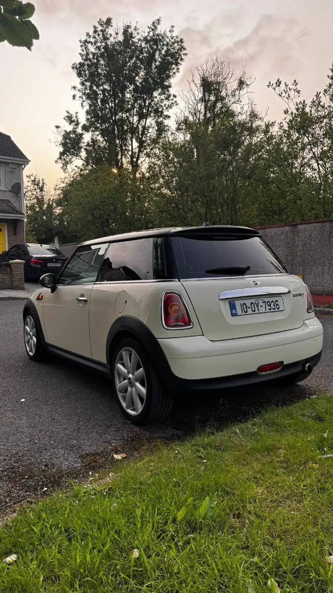 Mini Cooper 2010 - Image 4