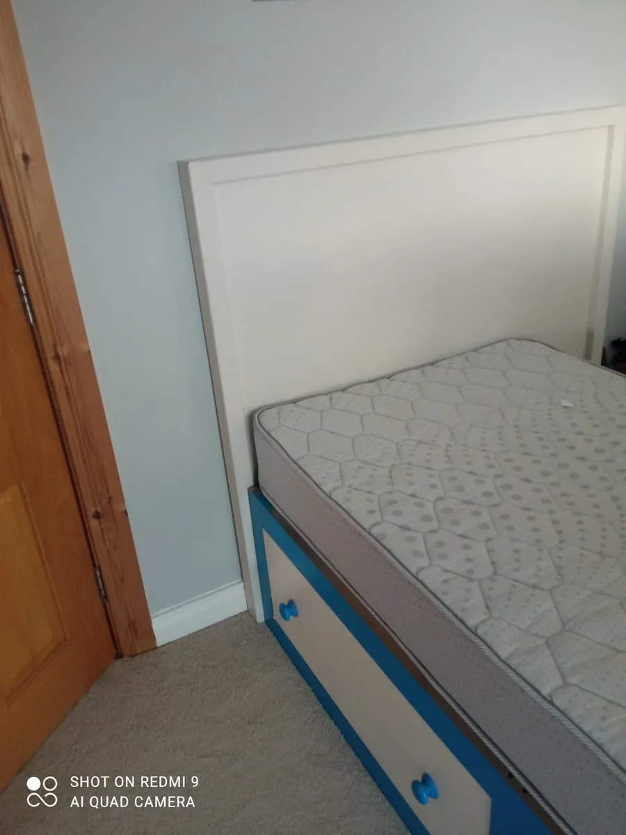 4foot bed. Solid wood - Image 4