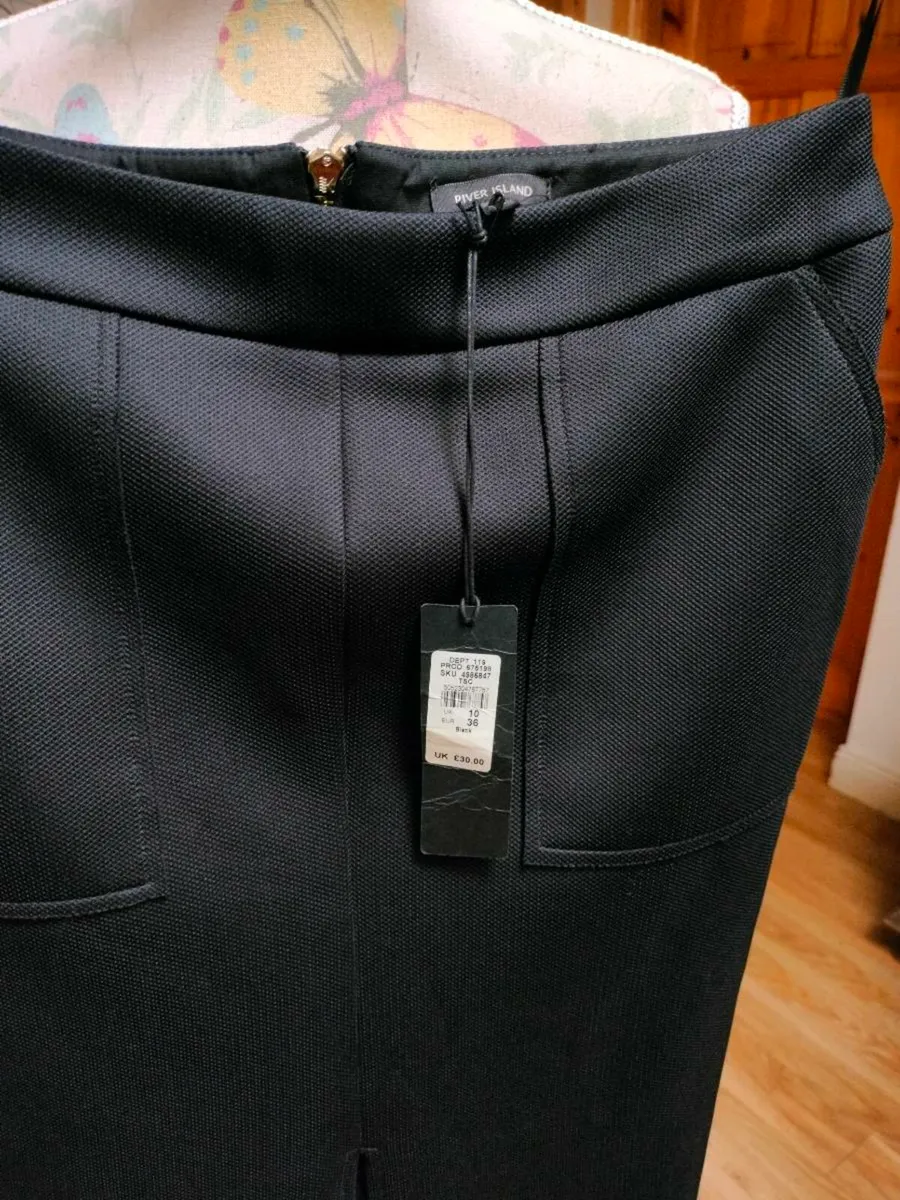 Ladies River Island black stretch skirt, new with - Image 4