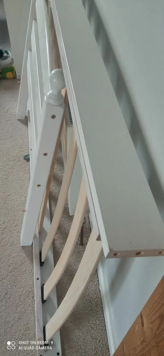 Single beds x 2 - Image 2