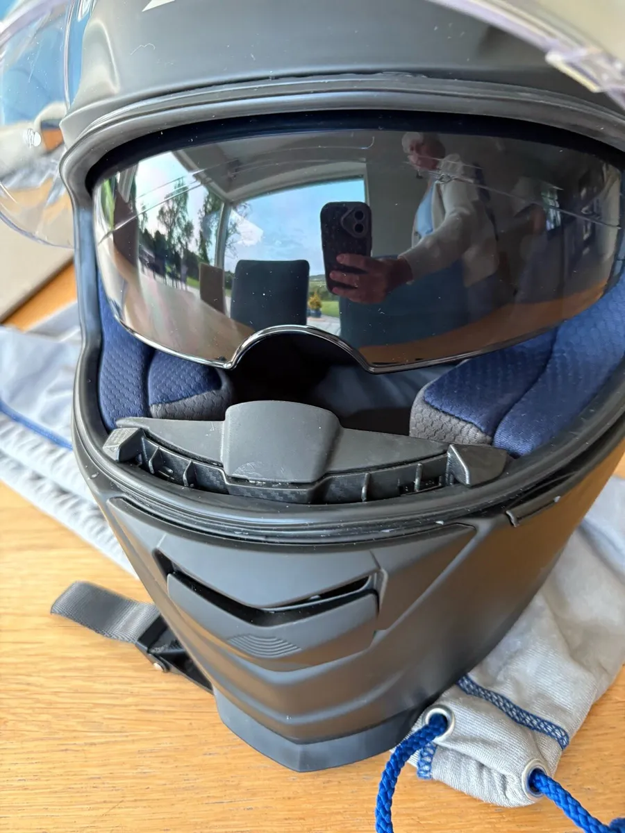 Axxis Motorcycle Helmet - Image 3