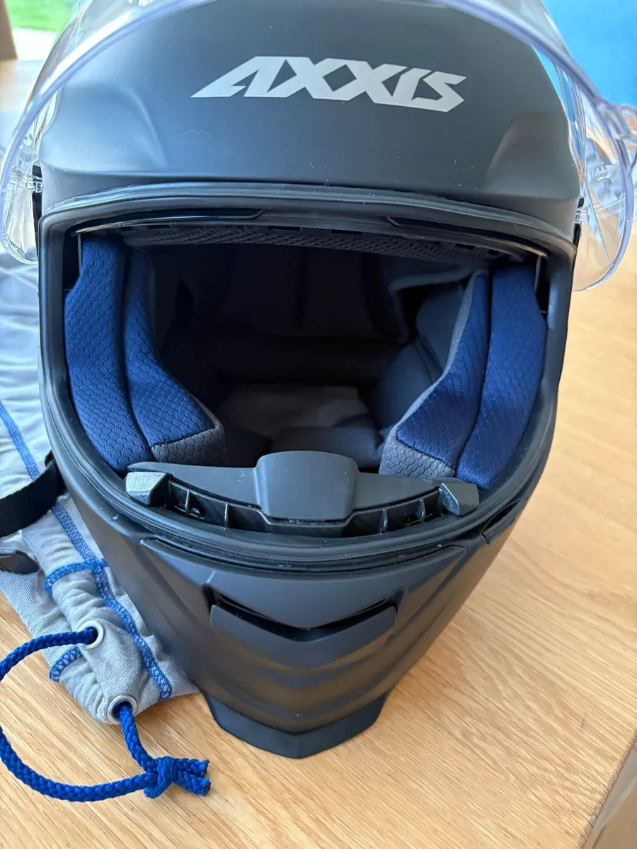 Axxis Motorcycle Helmet - Image 4