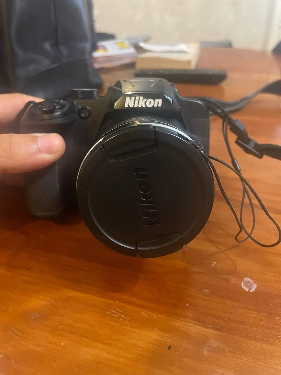 *MINT CONDITION*  Nikon CoolPix B700 Camera - Image 1