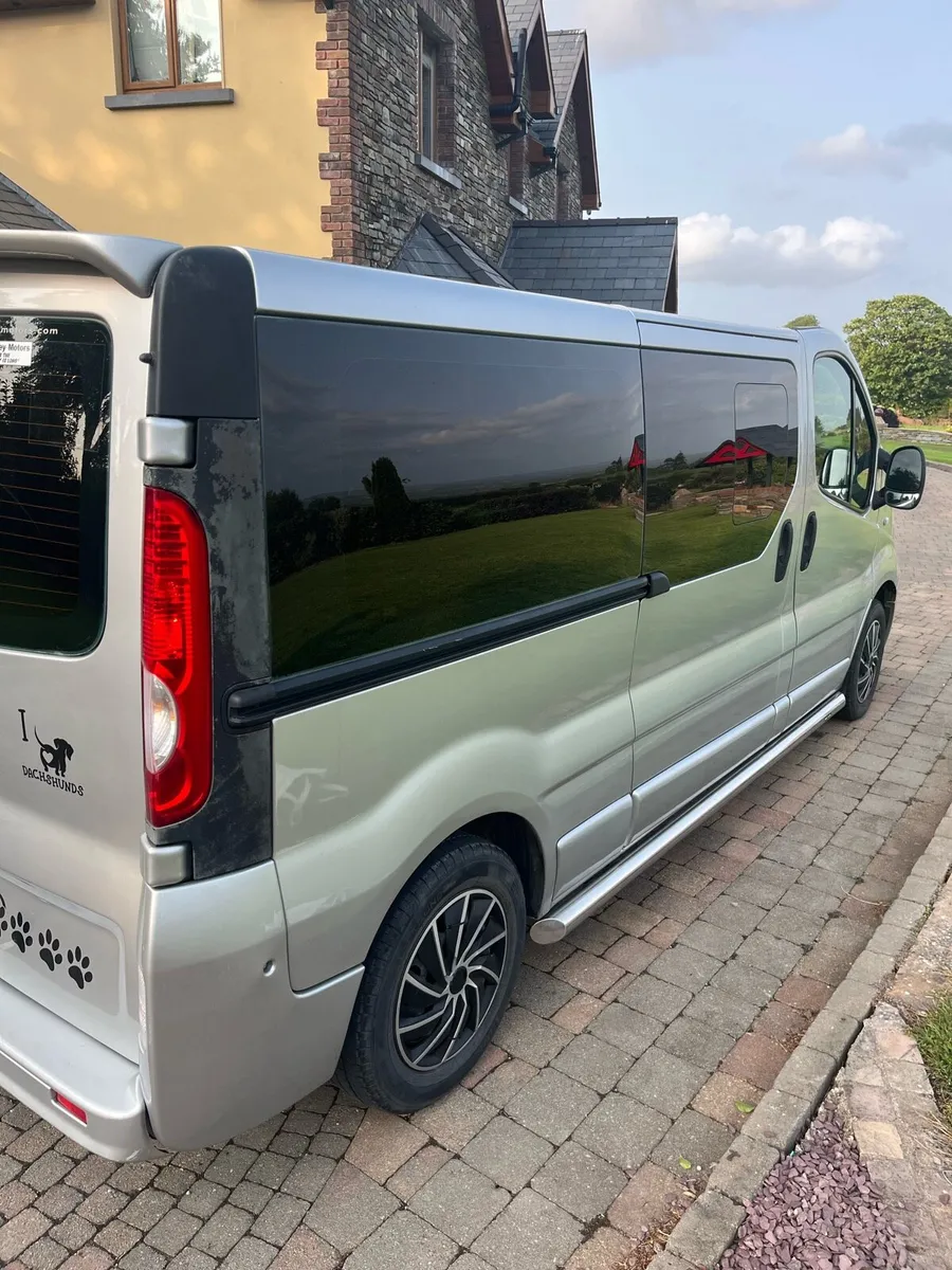 9 seat people carrier - Image 4