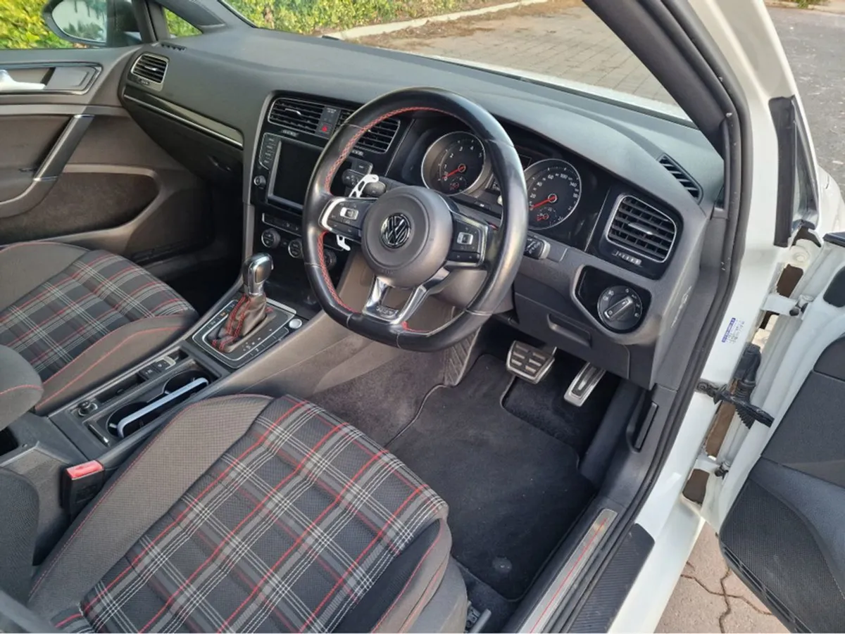 Volkswagen Golf GTI 2.0 DSG Full Spec Climate Con - Image 4