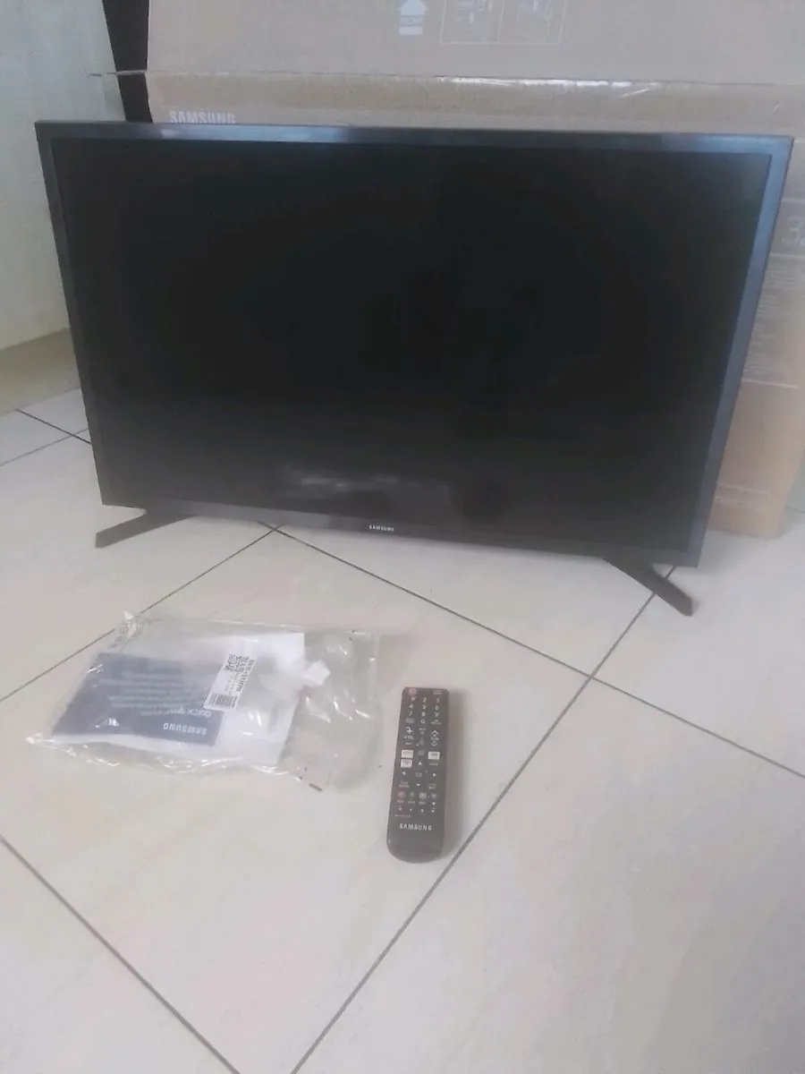 SAMSUNG SMART TV - Image 1