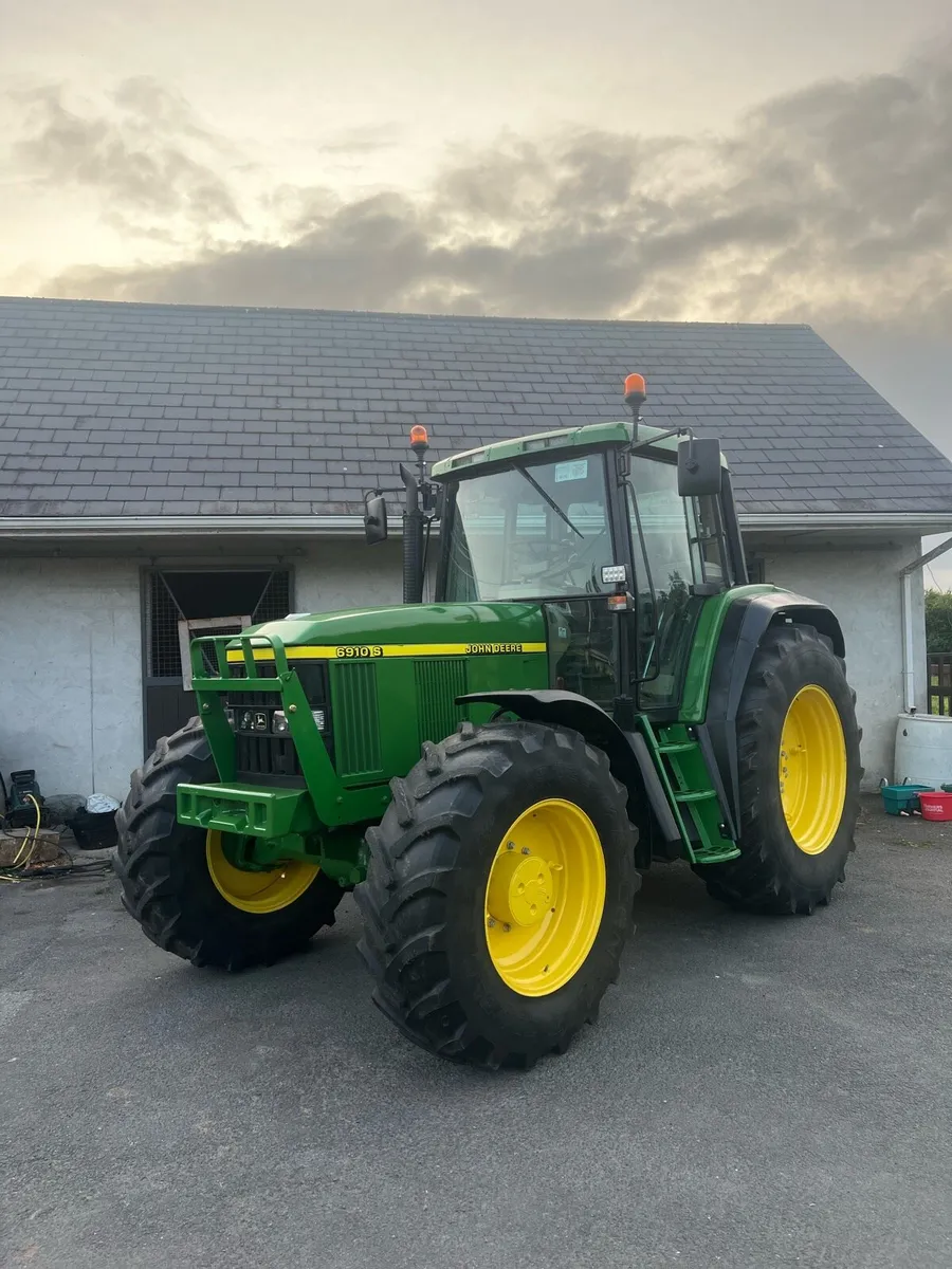 John Deere 6910s - Image 1