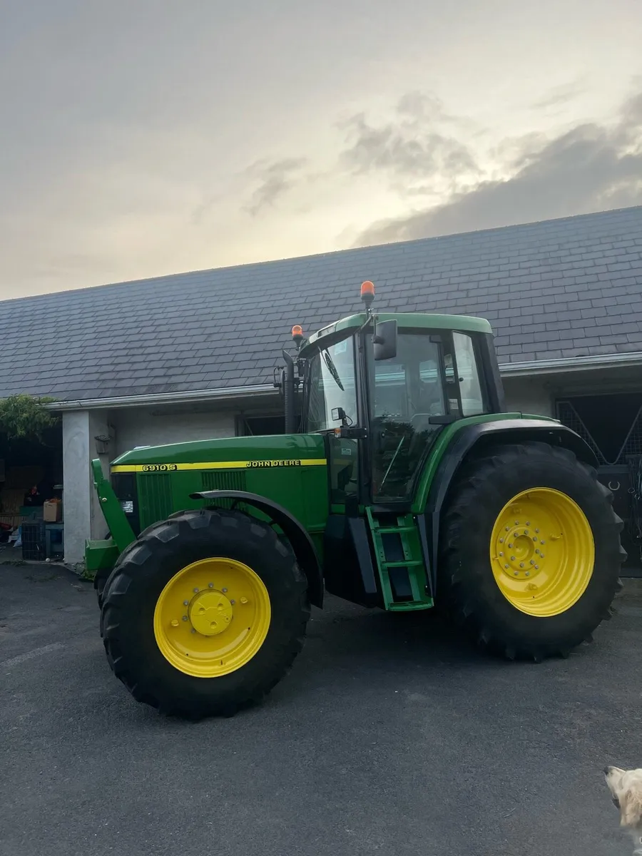 John Deere 6910s - Image 2