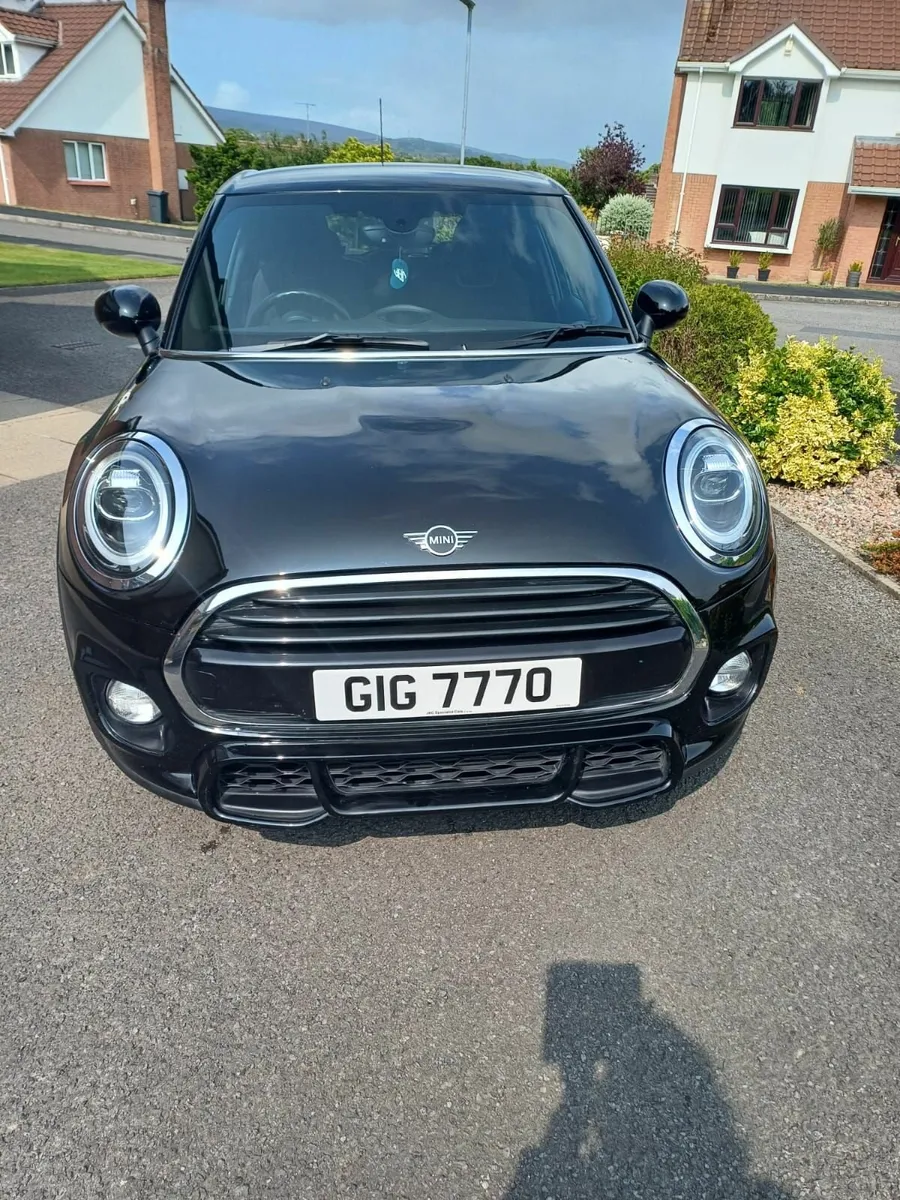 Mini Cooper 2018 - Image 1