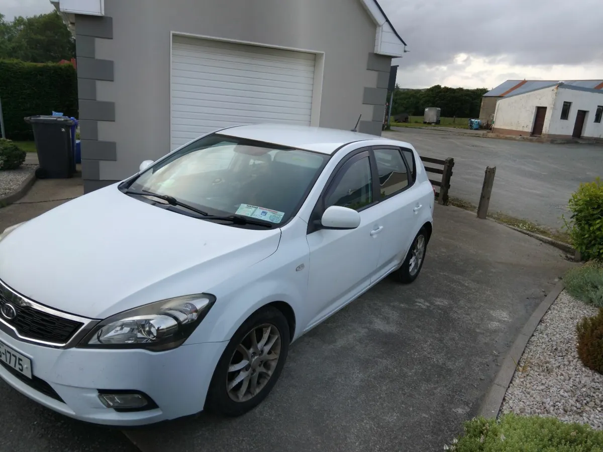 Kia Ceed 2012 - Image 2
