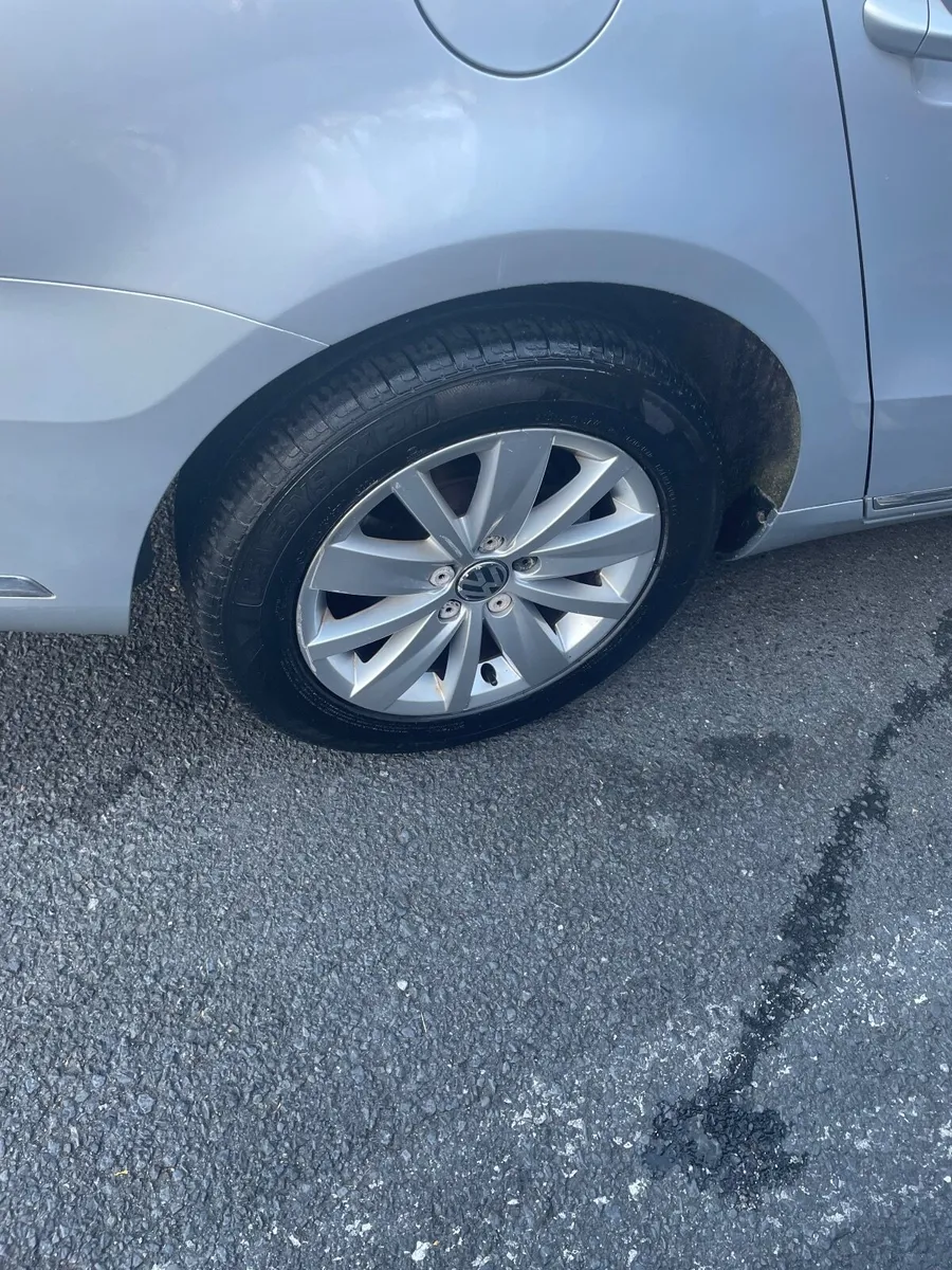 Volkswagen Passat 2012 - Image 4