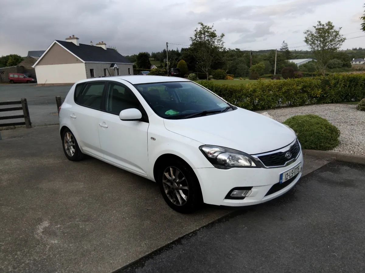 Kia Ceed 2012 - Image 1