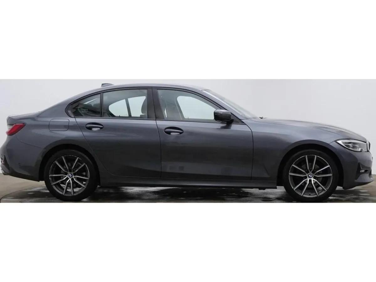 BMW 3 Series 2.0 318d Sport Saloon 4dr Diesel Man - Image 2