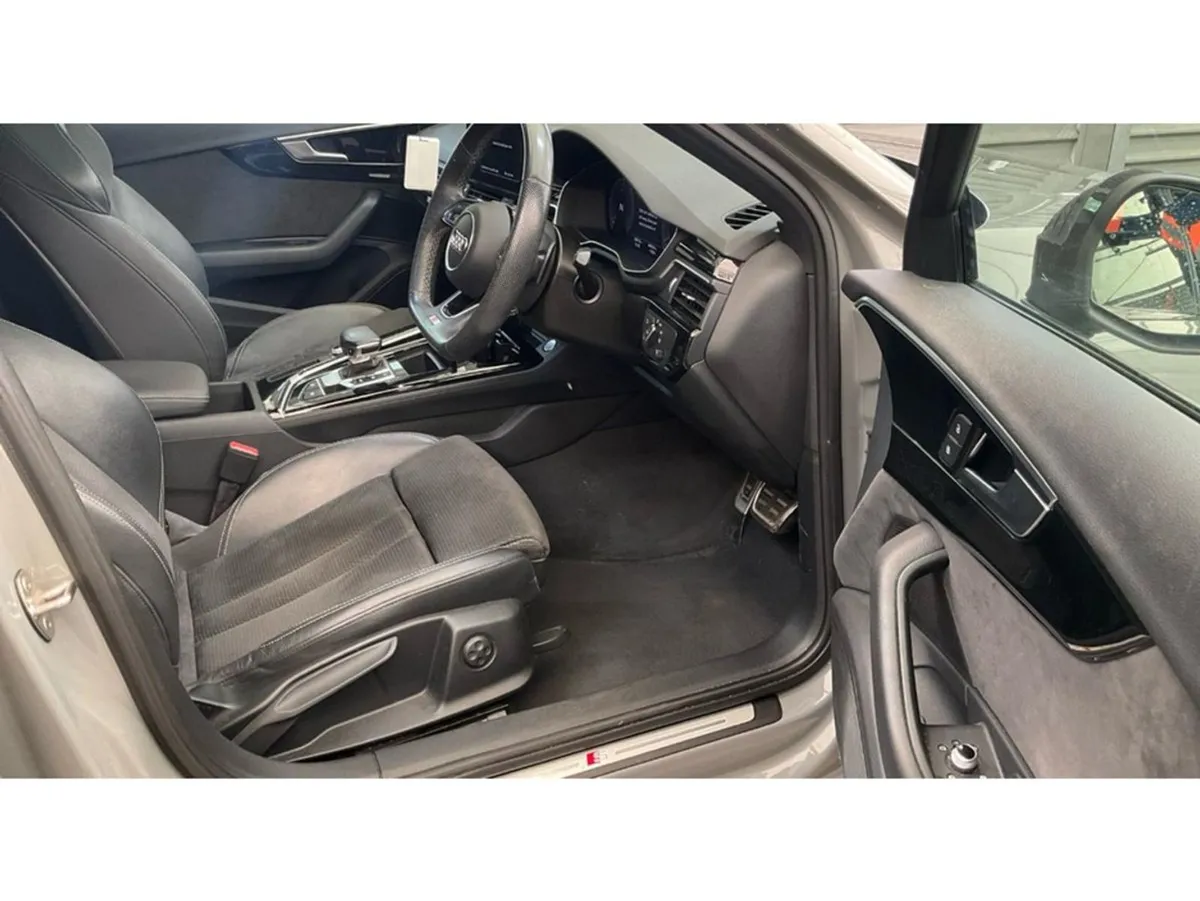 Audi A4 2.0 TDI 40 Black Edition Saloon 4dr Diese - Image 2